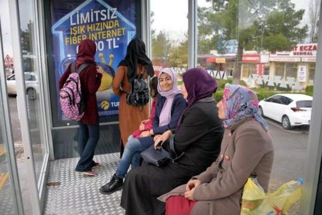 Diyarbakır'da Klimali Otobüs Durakları Hizmete Girdi