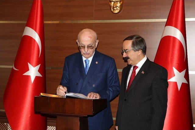 Tbmm Başkanı İsmail Kahraman Sakarya Valiliğini Ziyaret Etti