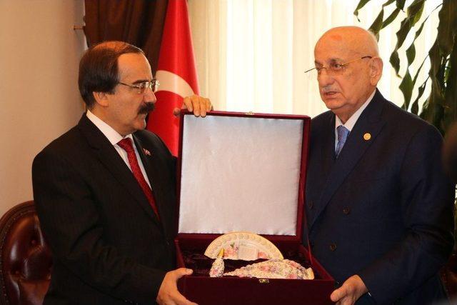 Tbmm Başkanı İsmail Kahraman Sakarya Valiliğini Ziyaret Etti