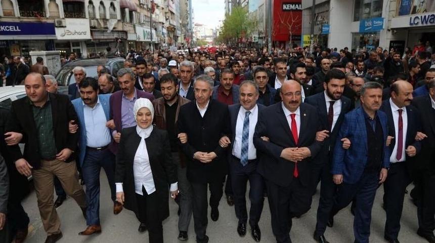 Elazığ&rsquo;da &lsquo;t&uuml;rkiye İ&ccedil;in Evet&rsquo; Y&uuml;r&uuml;y&uuml;ş&uuml;