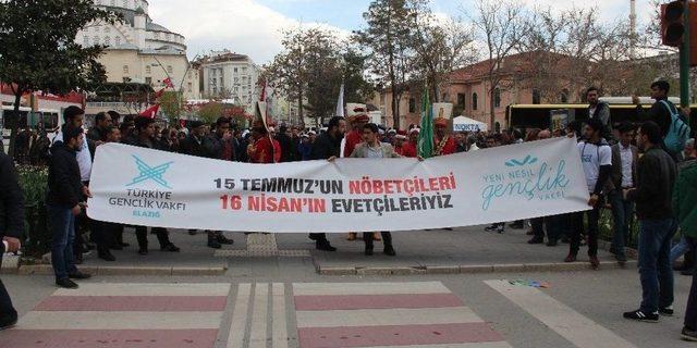 Elazığ’da ‘türkiye İçin Evet’ Yürüyüşü