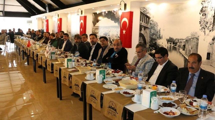 &Ccedil;ift&ccedil;i Sağlık &Ccedil;alışanlarıyla Buluştu