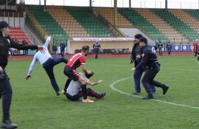 Amatör Maçta Kavga: 2 Polis Yaralı, 7 Gözaltı