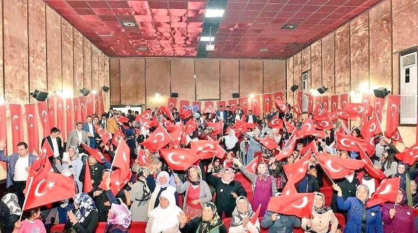 Bakan &Ccedil;elik: "16 Nisanda T&uuml;rkiye&rsquo;nin Geleceğini Oylayacağız"