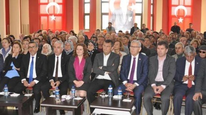 Chp'li &Ouml;zel: Ak Parti'de Referandum I&ccedil;in Teredd&uuml;tl&uuml; Olan &Ccedil;ok Kişi Var