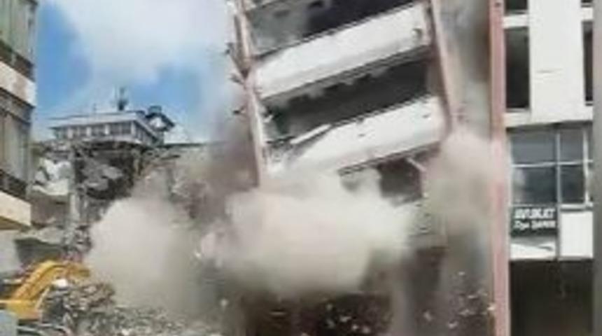 Sivas Vakıflar İşhanı&rsquo;nın Yıkımı Yapıldı