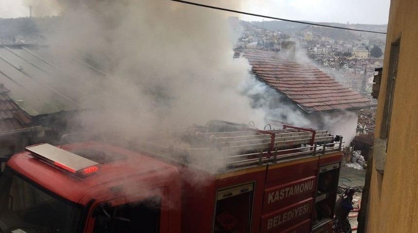 Kastamonu&rsquo;da Bir Ev Yandı