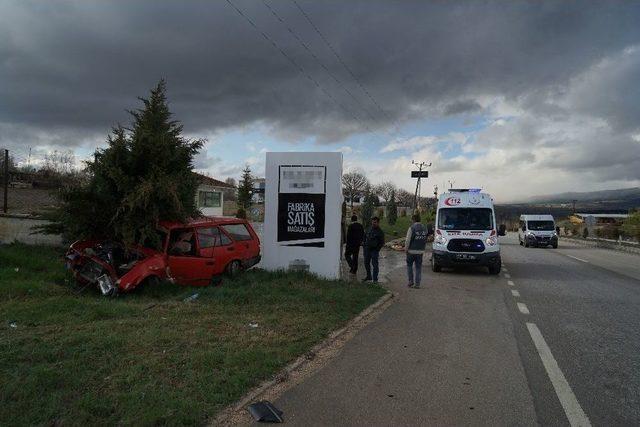 Gezmeye Çıkan Aile Geçirdikleri Kazada Ölümden Döndü