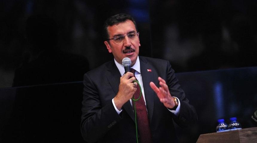 G&uuml;mr&uuml;k Ve Ticaret Bakanı B&uuml;lent T&uuml;fenkci: