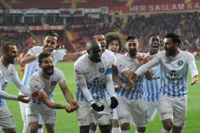 Eskişehirspor-Adana Demirspor Soyunma Odası