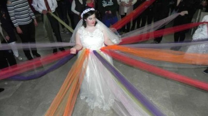 Down Sendromlu &Ccedil;iğdem&rsquo;In Gelinlik Hayali Ger&ccedil;ek Oldu