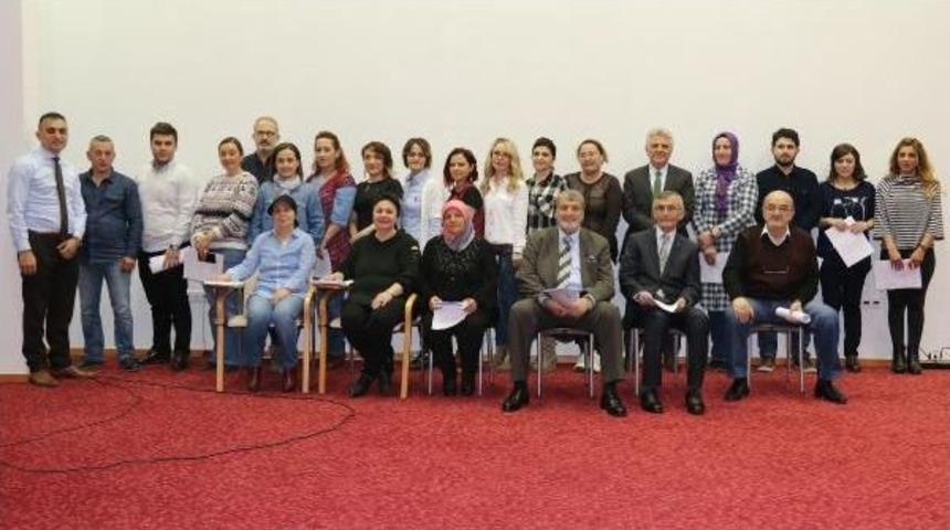 Bu Koro Kanserden Uzak Şarkılar S&ouml;yl&uuml;yor