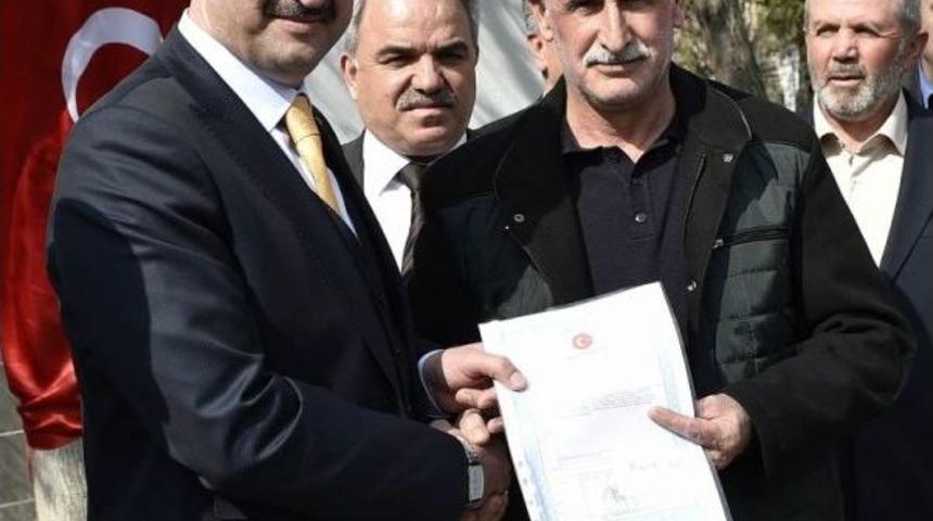 G&ouml;k&ccedil;eyurt Mahallesi&rsquo;nde Tapu Sevinci