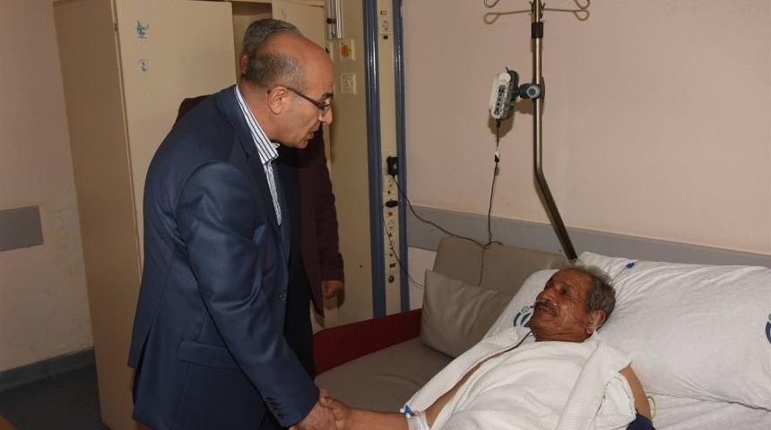 Miting Yolunda Kaza Ge&ccedil;irenlerin Tedavisi S&uuml;r&uuml;yor