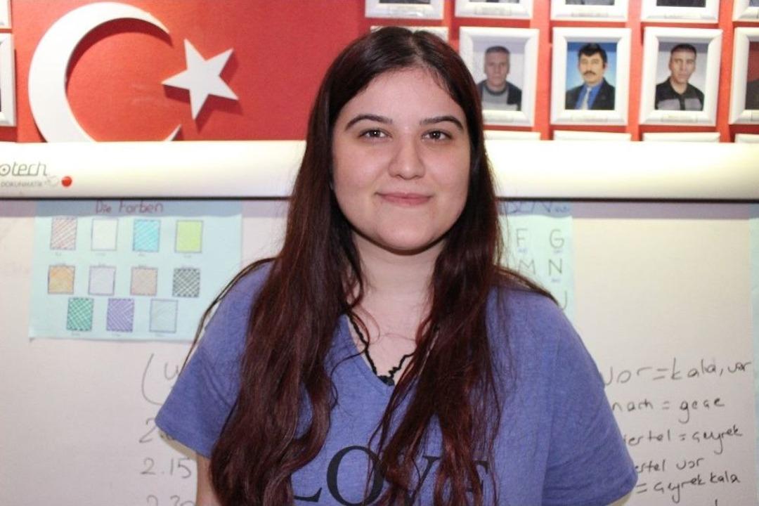 &Uuml;niversite &Ouml;ğrencilerinden &Ouml;rnek Davranış