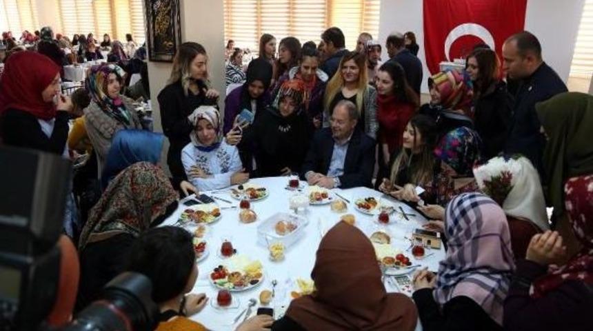 Bakan Akdağ: Sağlık Sorunları Olanların Oy Kullanması I&ccedil;in Destek Olacağız