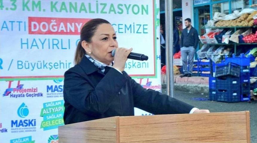 Ak Parti Genel Başkan Yardımcısı &Ouml;znur &Ccedil;alık: