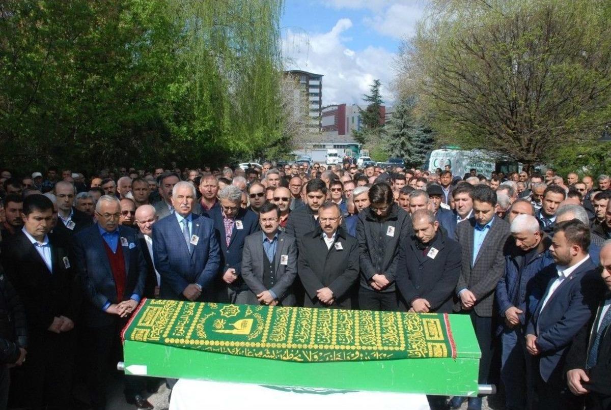 Dsi M&uuml;d&uuml;r&uuml; Karaca, G&ouml;zyaşları İ&ccedil;inde Son Yolculuğuna Uğurlandı