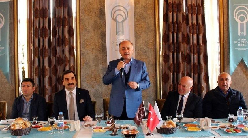 Tded Erzurum Şubesinden Dil Ve Edebiyat &Uuml;zerine İstişare Toplantısı Yapıldı