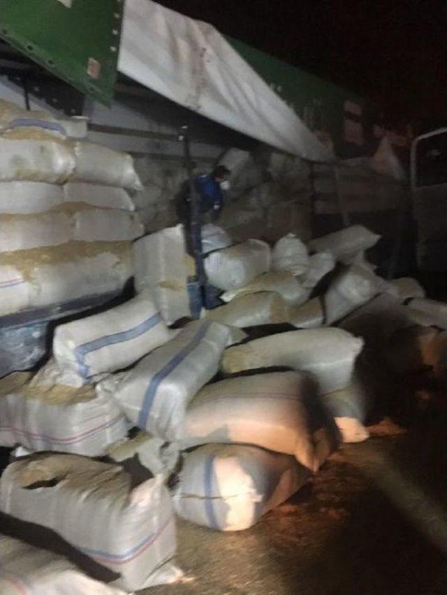 Saman &Ccedil;uvallarının Arasından 770 Kilo Esrar &Ccedil;ıktı 3