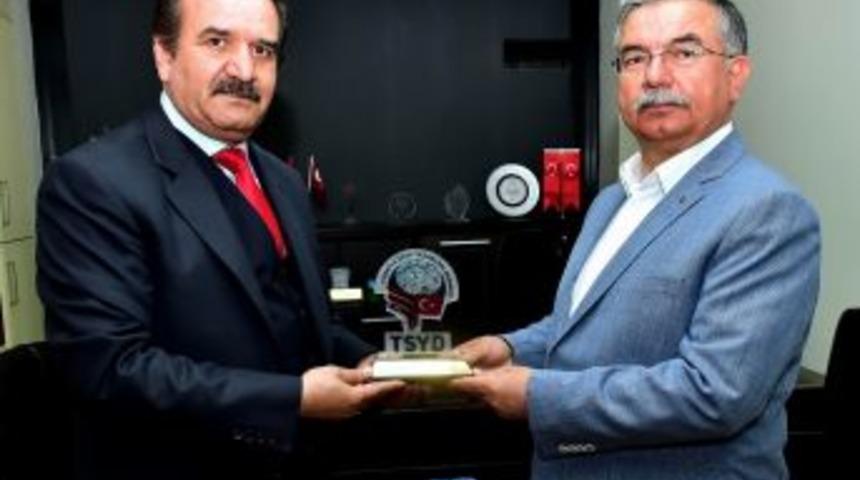 Bakan Yılmaz&rsquo;dan, Tsyd İl Temsilciğine Ziyaret