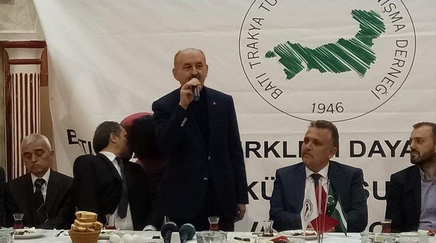 Bakan M&uuml;ezzinoğlu, Batı Trakya T&uuml;rkleri İle Kahvaltıda Bir Araya Geldi