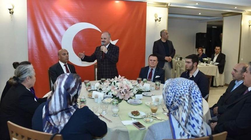 Vali &Ccedil;akacak, Şehit Yakınları Gazilerle Buluştu