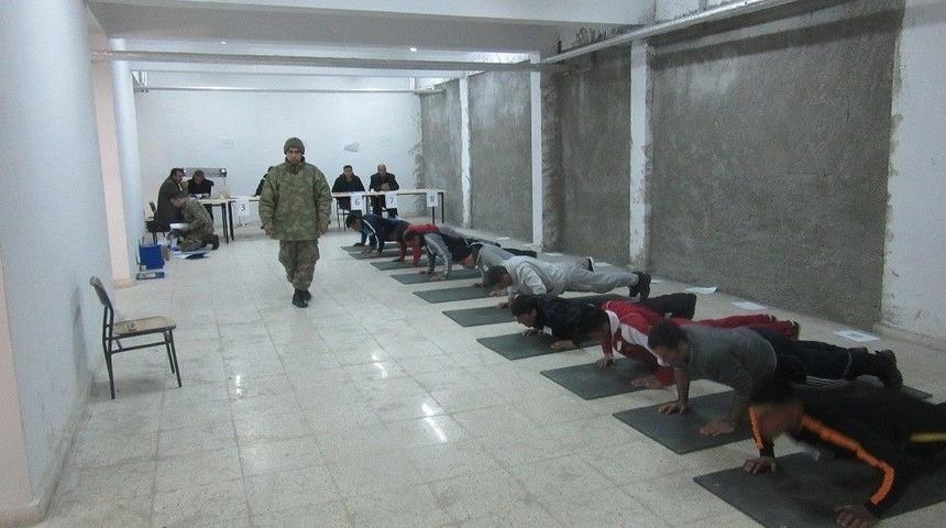 G&uuml;venlik Korucusu Olmak İ&ccedil;in Ter D&ouml;kt&uuml;ler