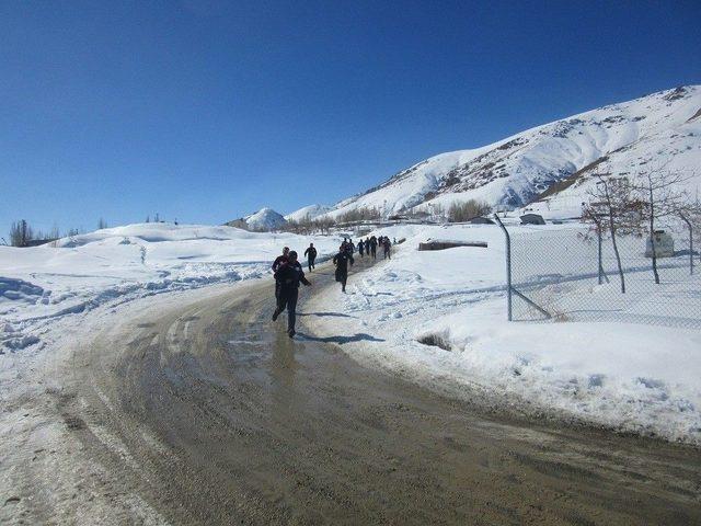 Güvenlik Korucusu Olmak İçin Ter Döktüler