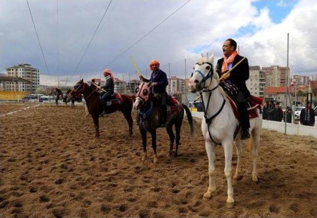 Başkan Cahan, Usta Ciritçilere Taş Çıkarttı