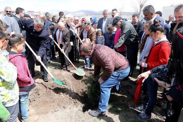 Kuruköprü’de Fidan Dikim Şenliği