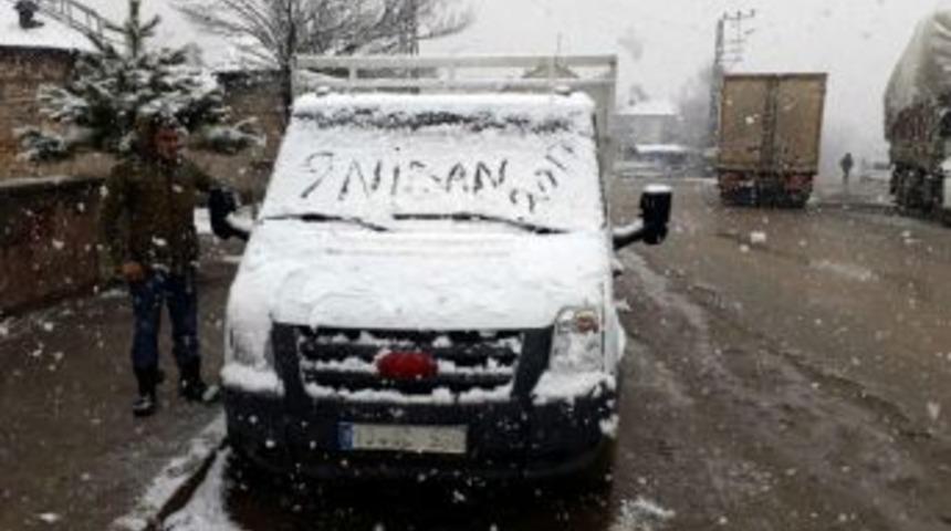Bing&ouml;l&rsquo;&uuml;n Yedisu İl&ccedil;esine Kar Yağdı