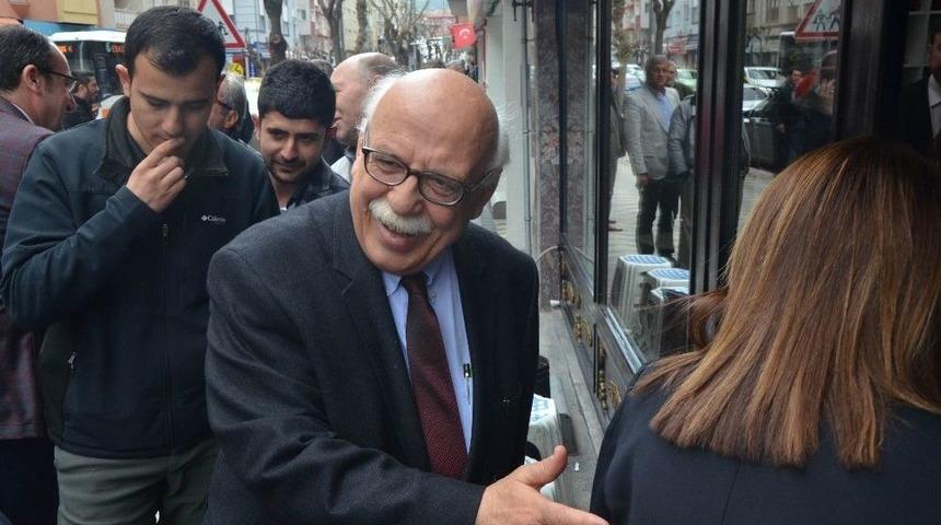 Bakan Avcı, Kıraathaneyi Ziyaret Etti