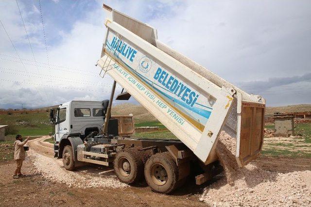 Haliliye Belediyesi Kırsaldaki Yol Atağını Sürdürüyor