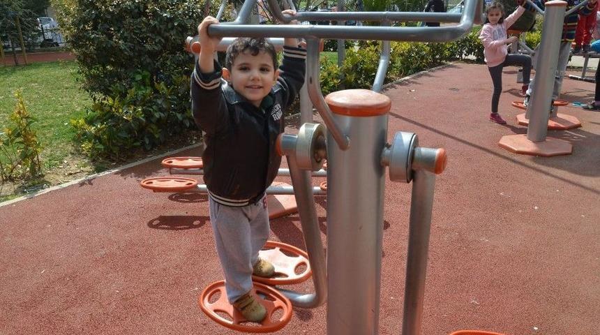 Sokak Oyunları Şenliği&rsquo;nde &Ccedil;ocuklar Doyasıya Eğlendi