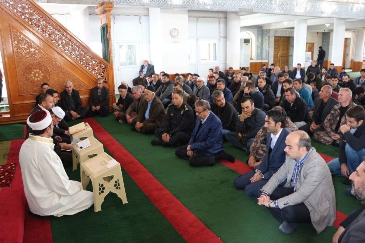 Şırnak&rsquo;ta Şehitler İ&ccedil;in Mevlit Okutuldu