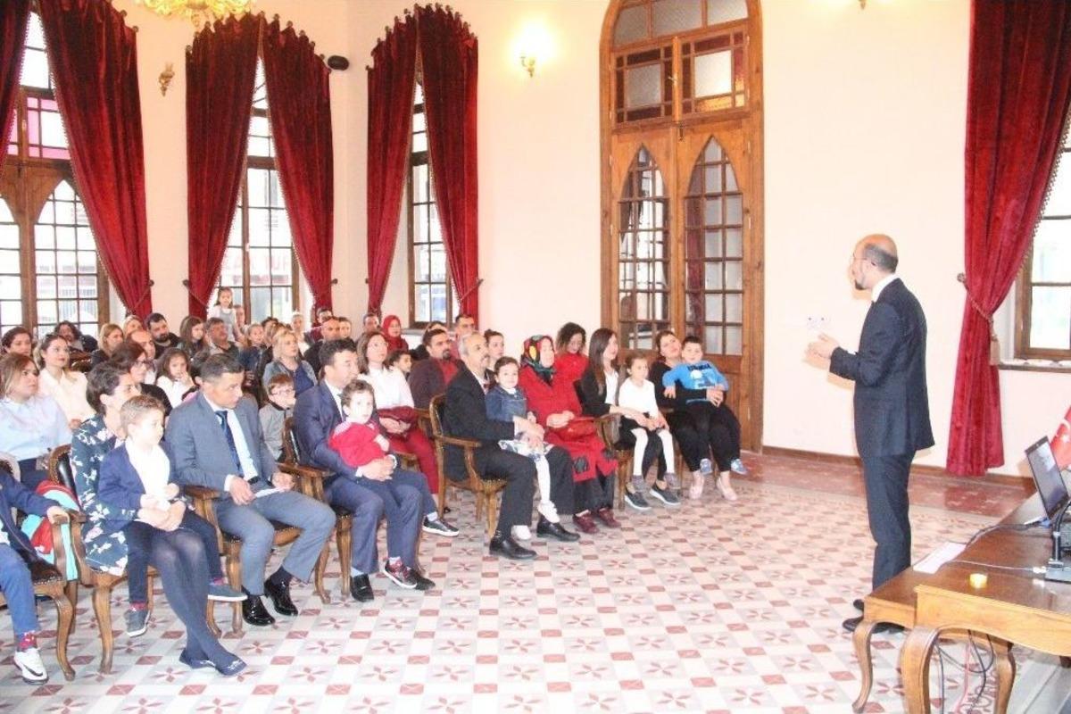 Bergama&rsquo;nın &rsquo;ilgili Babaları&rsquo; Dernek Kurdu