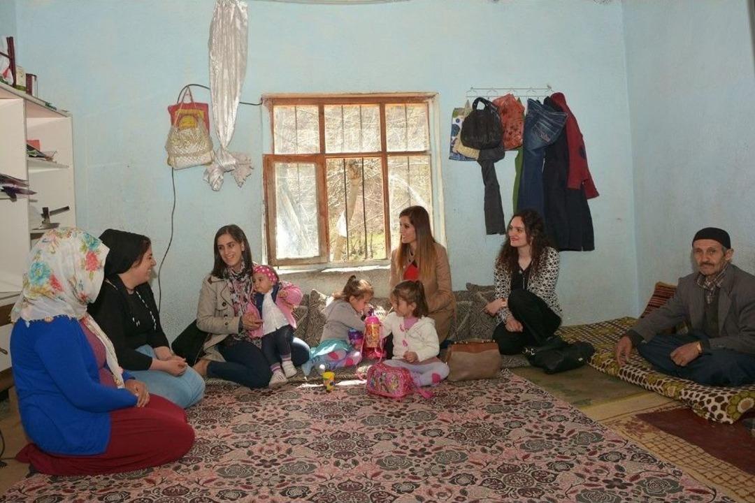 &Ccedil;ataklı İkizler Okullu Oldu