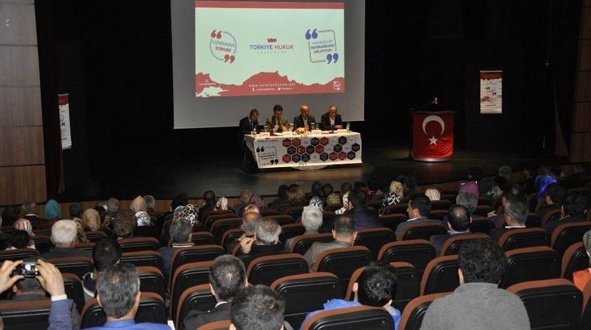 Diyarbakır&rsquo;da Hukuk&ccedil;ular Yeni Anayasa Değişikliğini Anlattı