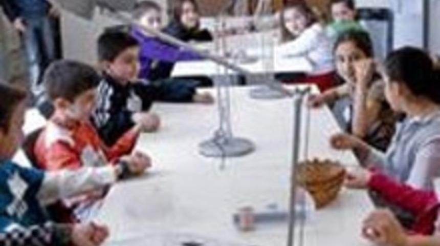 Santralİstanbul&rsquo;dan G&uuml;neşlenen Robot