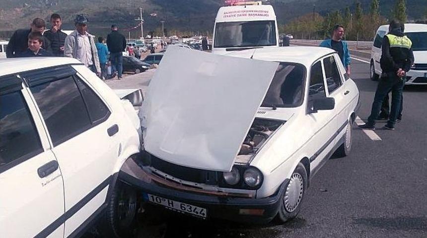 Havran&rsquo;da Trafik Kazası: 3 Yaralı