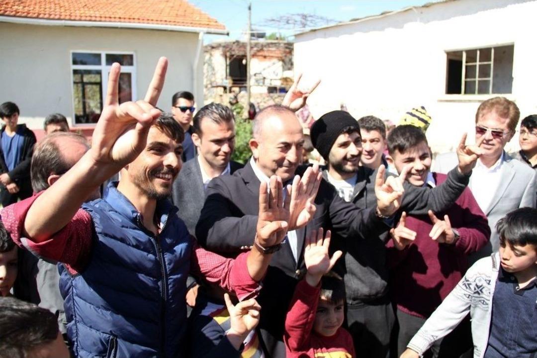 Bakan &Ccedil;avuşoğlu, Alanya&rsquo;nın Kırsal Mahallerinde Vatandaşlarla Buluştu