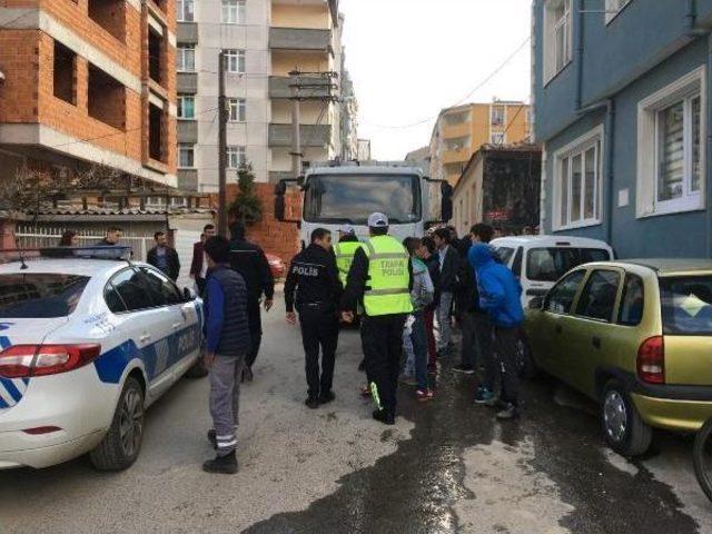 Topun Peşinden Koşarken Kamyon Altında Kalan &Ccedil;ocuk &Ouml;ld&uuml; 1