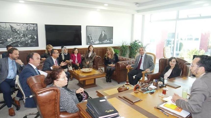 Aydın&rsquo;a Yaşlı &Uuml;niversitesi Kuruluyor