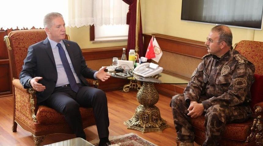 Vali G&uuml;l, "polis Teşkilatına Vatandaşın G&uuml;veni Artıyor"