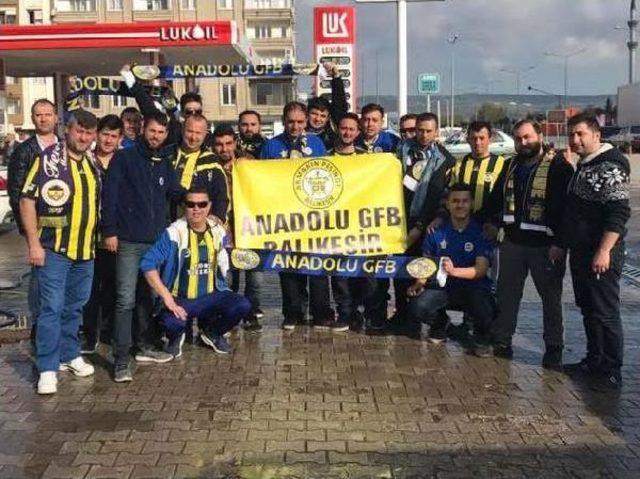 Fenerbah&ccedil;eli Taraftarlar Ma&ccedil; D&ouml;n&uuml;ş&uuml; Kaza Yaptı: 1 &Ouml;l&uuml;, 19 Yaralı 1