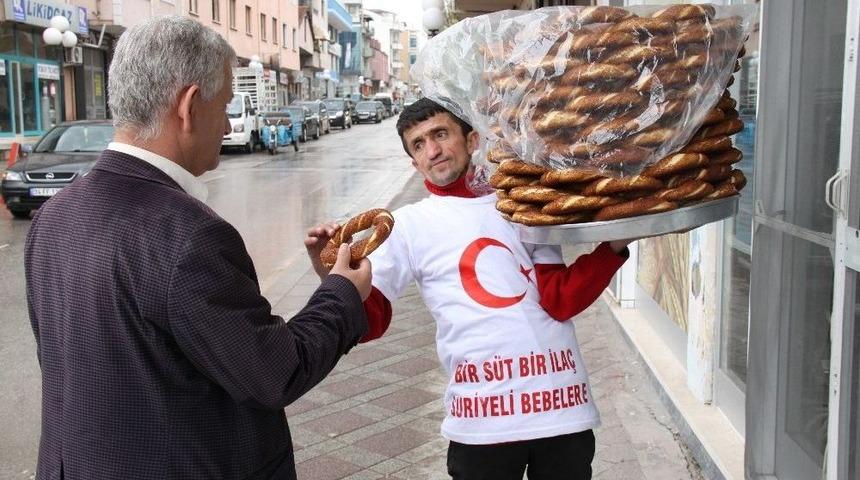 (&ouml;zel Haber)hayırsever Simit&ccedil;i Bu Kez İdlip İ&ccedil;in Tezgahını Sırtladı