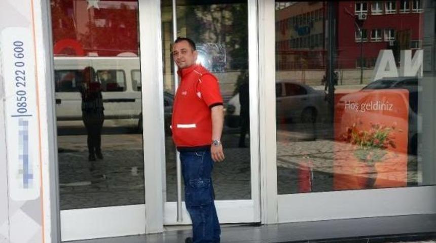 Bankanın Kapısını A&ccedil;ık Unuttular