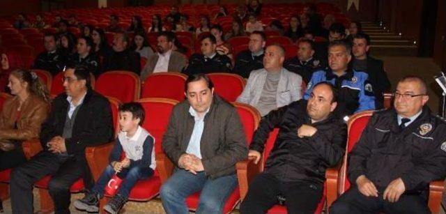 &Uuml;niversitelilerden Polise &Ouml;zel Konser 2
