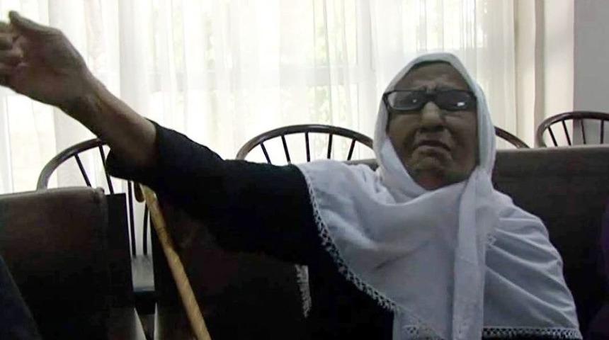 (&ouml;zel Haber) Cumhurbaşkanına Beste Yapan Yaşlı Kadın İnternet Fenomeni Oldu